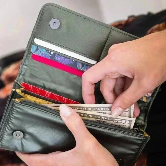 LUG Throttle RFID Wallet - Raspberry - Picture 16 of 16